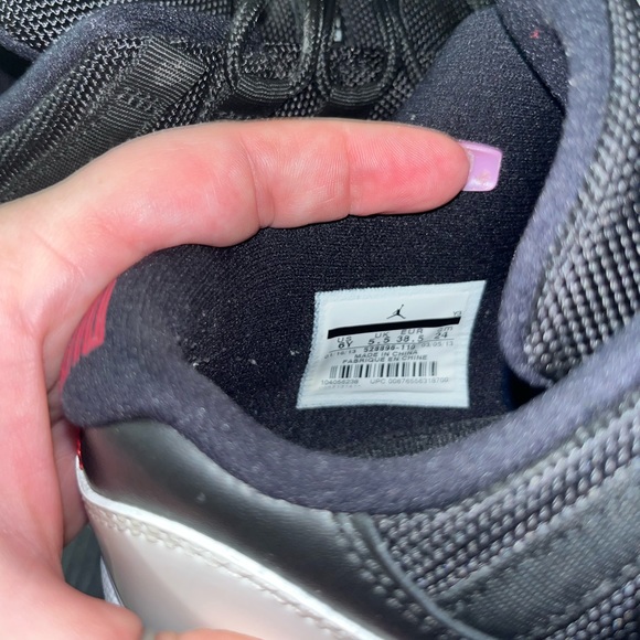 Nike Jordan 11 - Picture 3 of 9